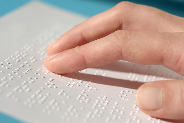 étiquette vernis braille